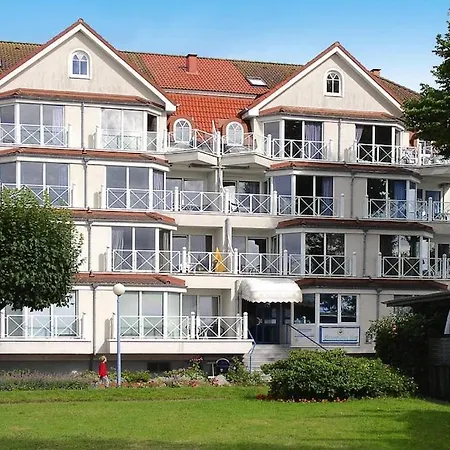 Near The Waterfront * Laboe