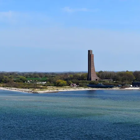 Near The Waterfront * Laboe